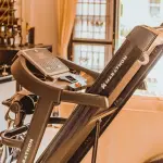 Allenarsi in casa: come usare il tapis roulant per migliorare il tuo fisico